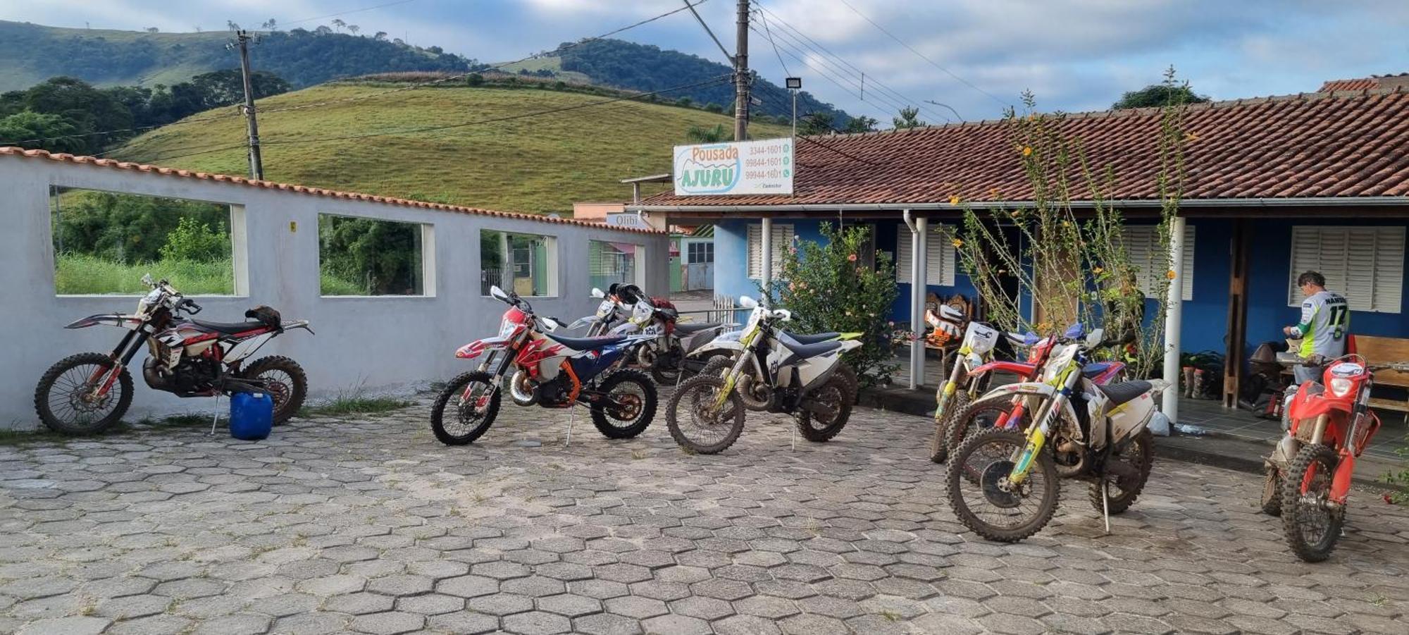 Pousada Ajuru - Aiuruoca-Mg エクステリア 写真